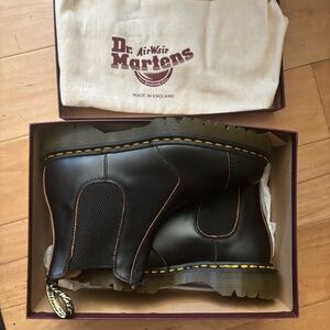 DOC MARTEN 2976 CHELSEA BOOT MADE IN ENGLAND